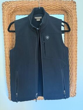 Ariat Men's Black Softshell Vest with Zip Pockets